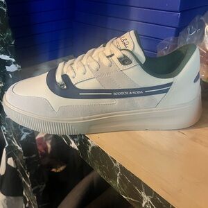 Scotch & Soda Men's White and Navy Sneakers